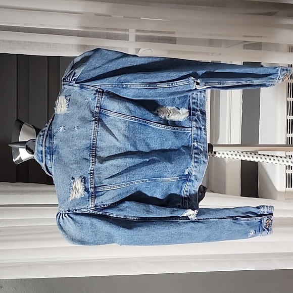 Zara denim crop jacket size xs. - Picture 6 of 6